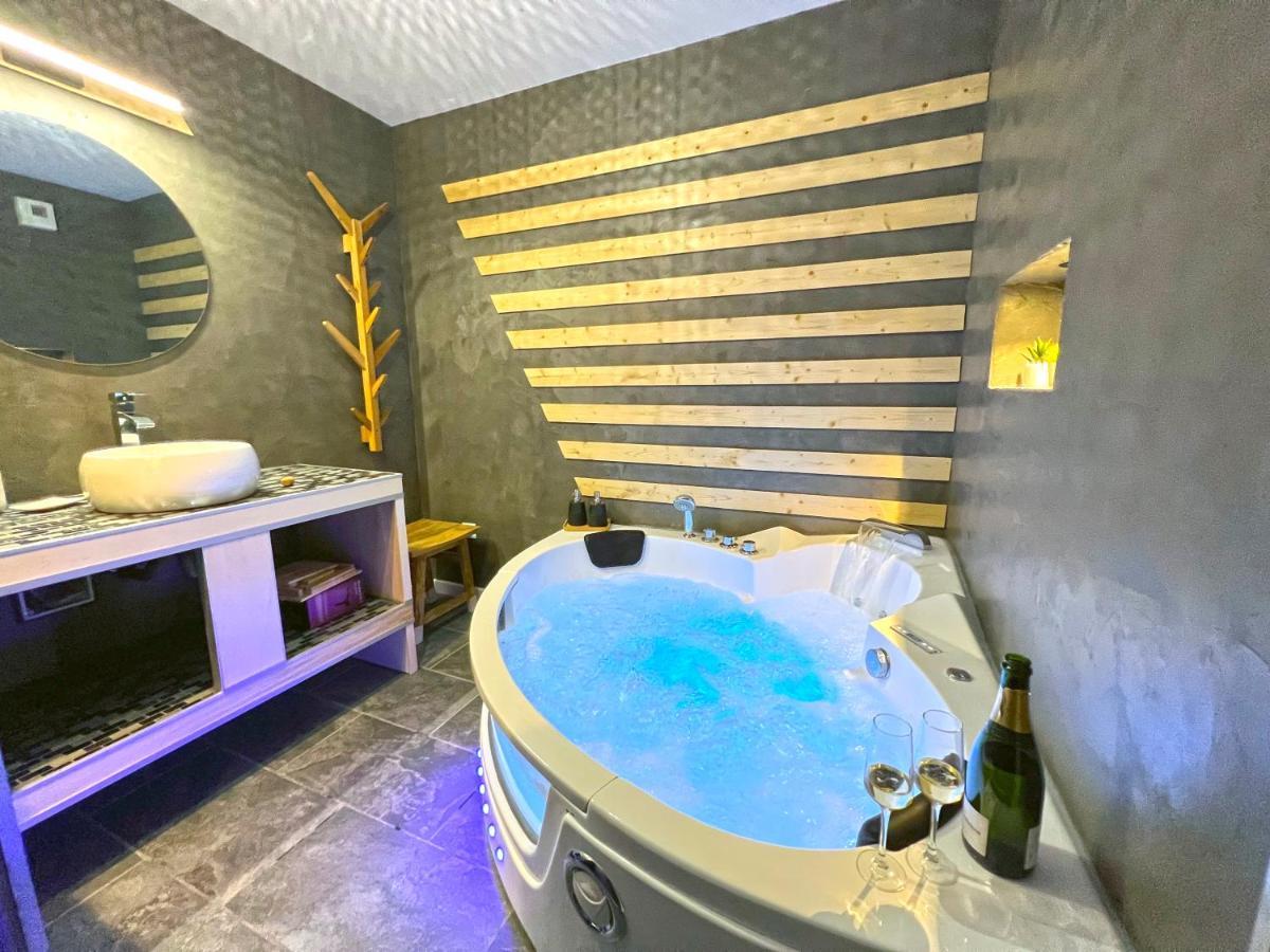 Gite Cosy Avec Jacuzzi Classe 3 Etoiles Poncin Экстерьер фото