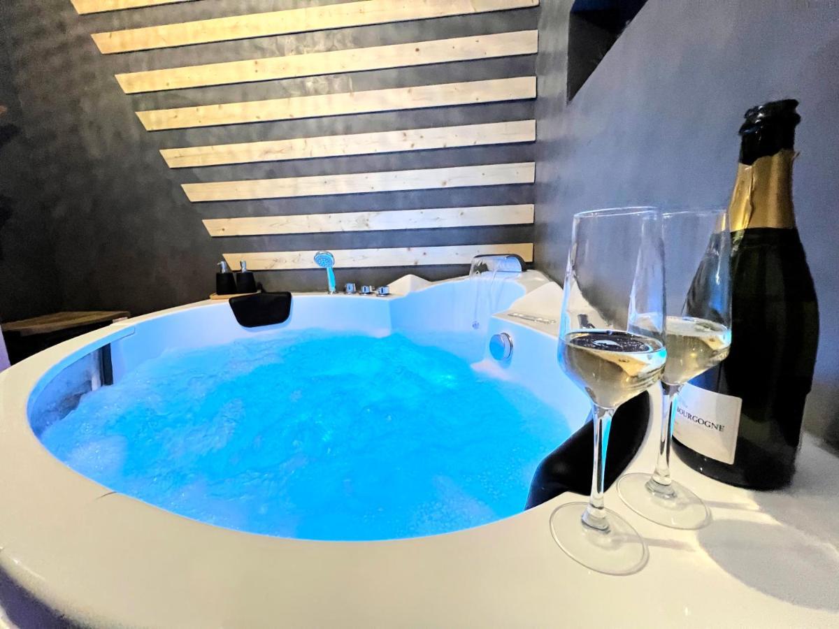 Gite Cosy Avec Jacuzzi Classe 3 Etoiles Poncin Экстерьер фото
