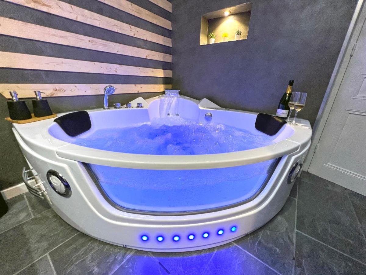 Gite Cosy Avec Jacuzzi Classe 3 Etoiles Poncin Экстерьер фото